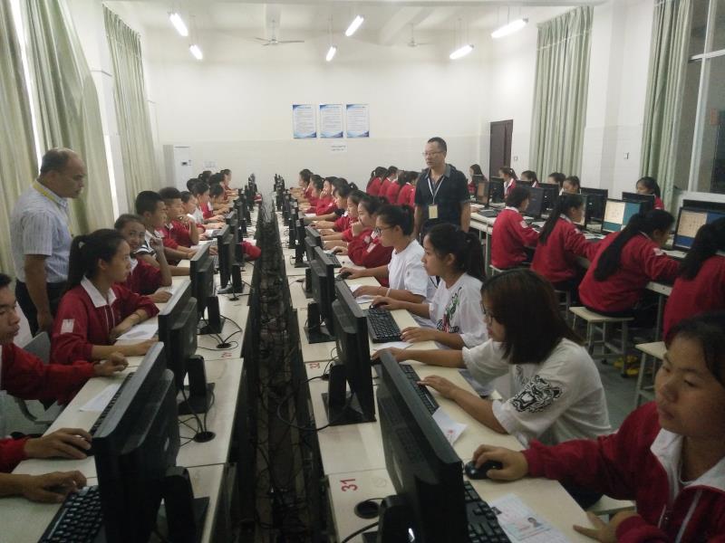 7月4日盈江职中计算机高新考试