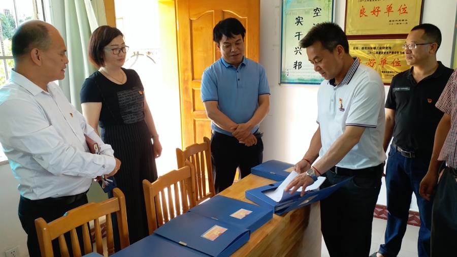 4627b9a978fb77bb5c2232c31a1270b