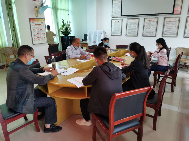 55ed8c3eec1f074216732cc89d9d153